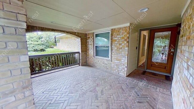 Building Photo - 2701 Deeringhill Dr