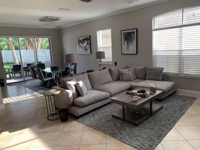 Foto del edificio - 7891 Manor Forest Blvd