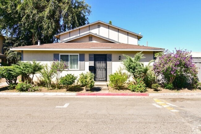 Building Photo - 498 Ginkgo Ct