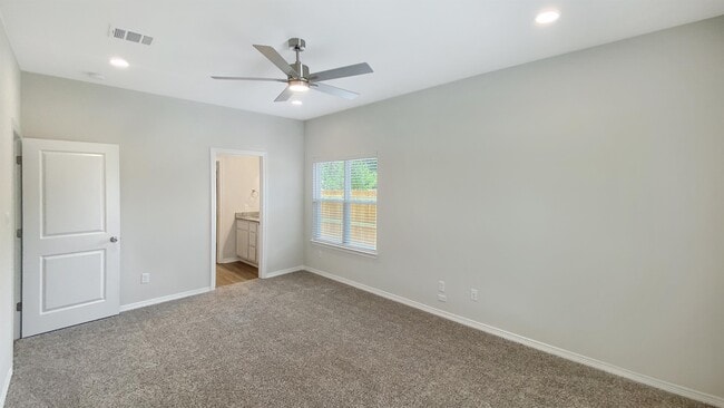 Building Photo - 505 N Logan Ave