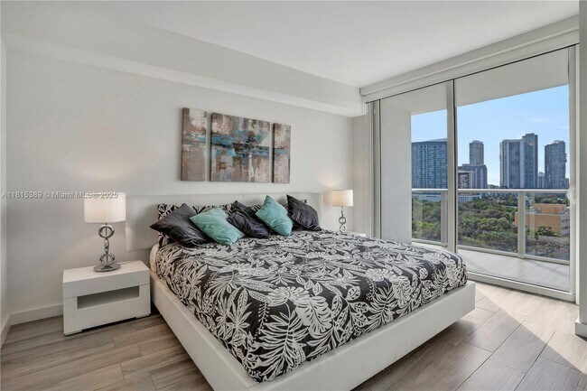 Foto del edificio - 4250 Biscayne Blvd