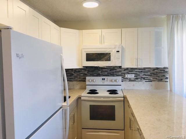 Building Photo - 2140 Kuhio Ave