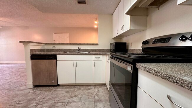 Building Photo - 5001 Wiles Rd