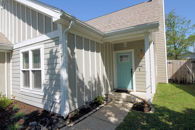 Building Photo - 1191 Lariat Ct