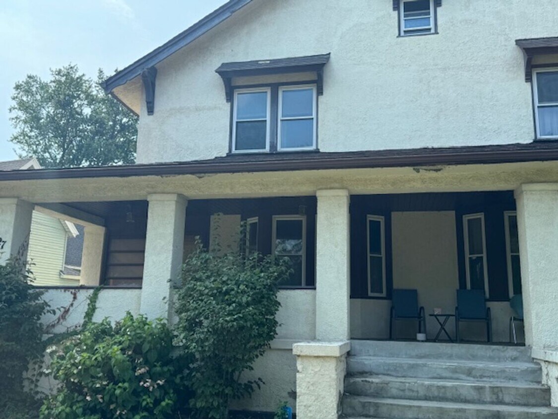 Primary Photo - 3227 St Paul Blvd