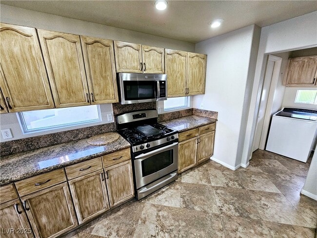 Foto del edificio - 8802 Harwich Ave