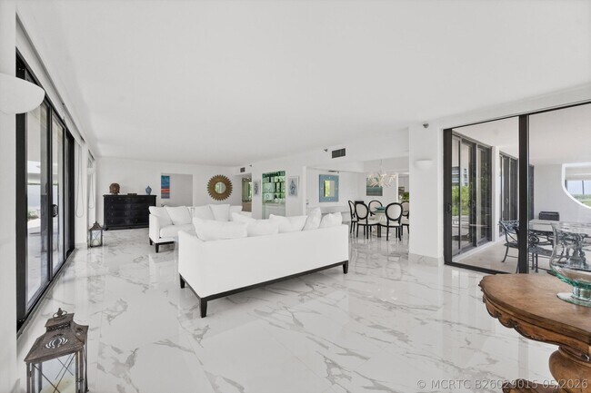 Foto del edificio - 2580 S Ocean Blvd