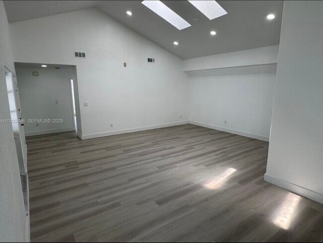 Foto del edificio - 8754 NW 149th Ter