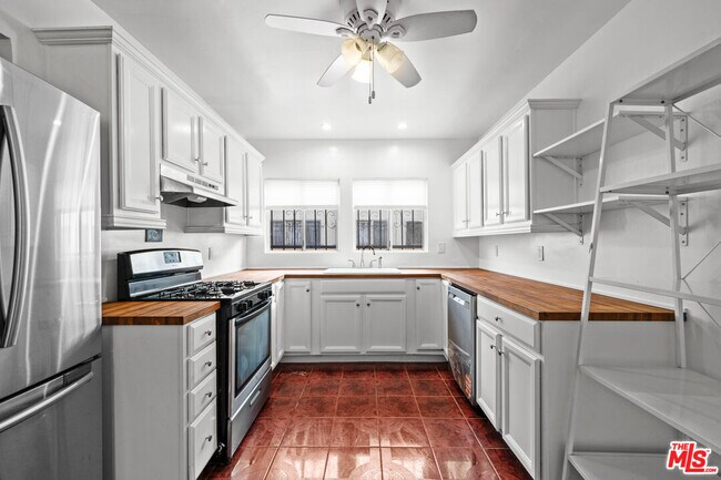 Building Photo - 5515 Ruthelen St