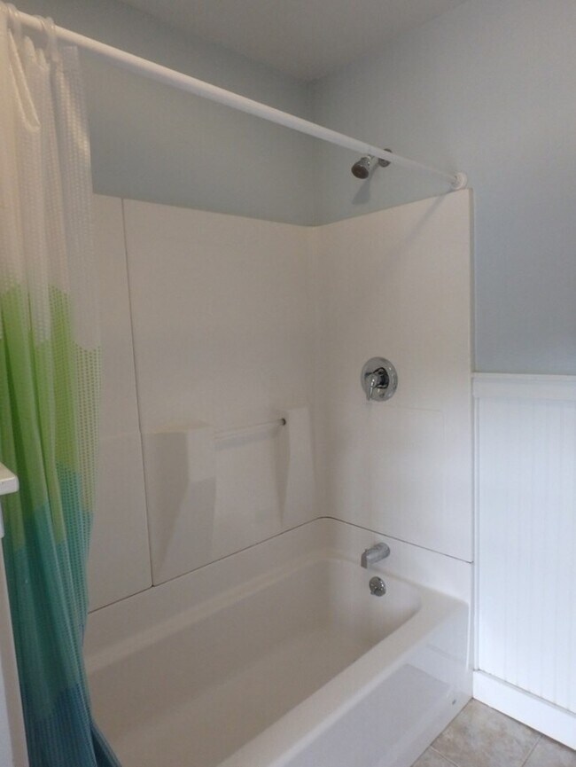 Building Photo - 37 Leverett St