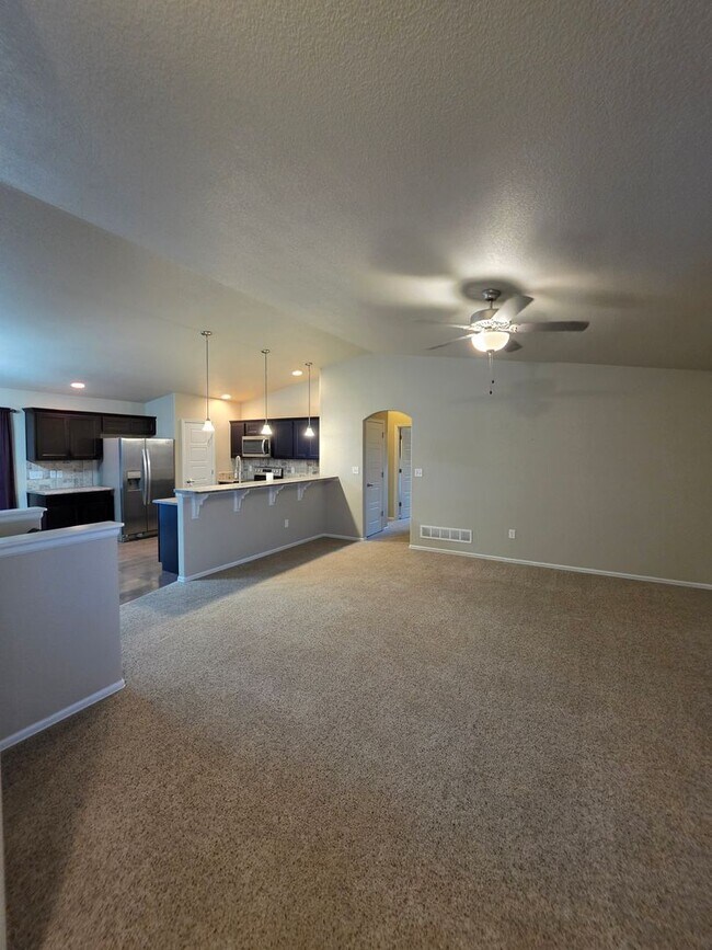Foto del edificio - 1058 E Ranch Dr