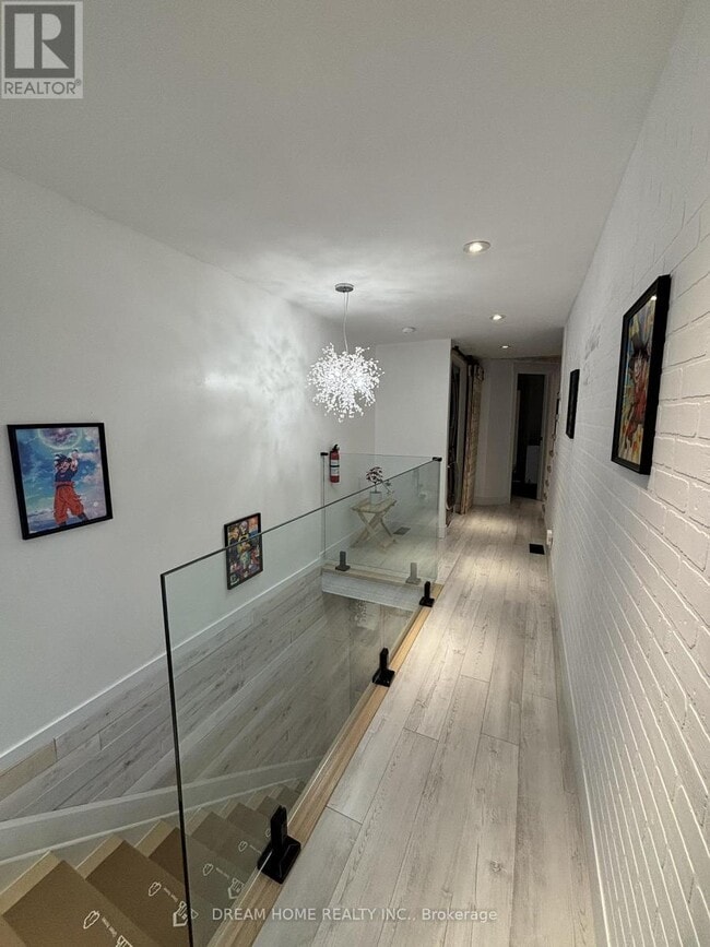 Building Photo - 160 Olde Bayview Ave