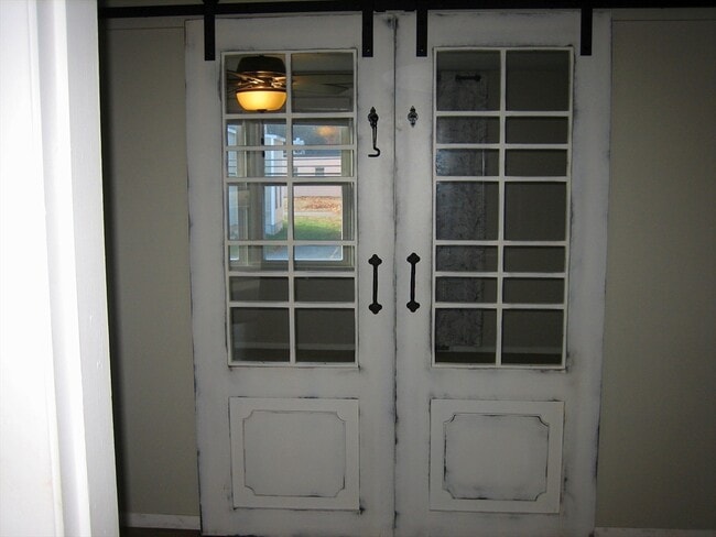 Building Photo - 706 Lancaster St