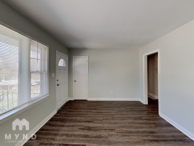 Building Photo - 1105 S Parkwood Dr