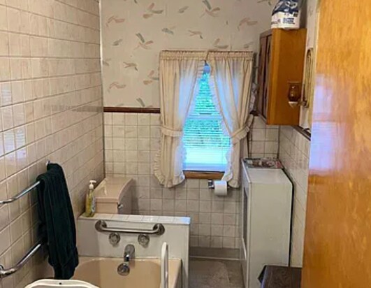 Building Photo - 2230 Jackson Ave