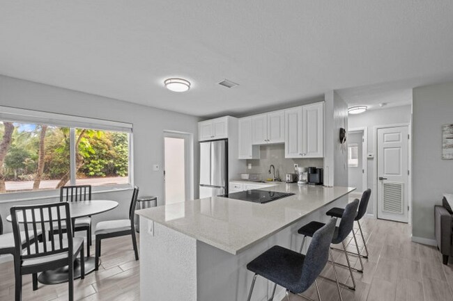 Foto del edificio - 1007 NE 9th Ct