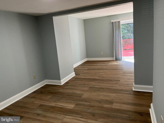 Foto del edificio - 8523 Pine Run Ct