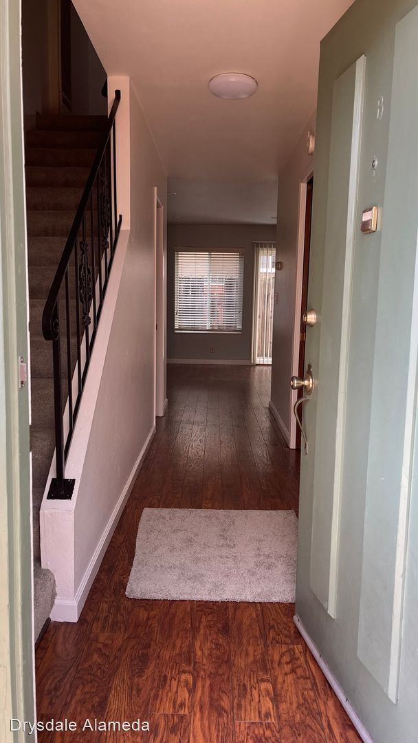 Building Photo - 2 br, 1.5 bath House - 2013 Alameda Ave #B...