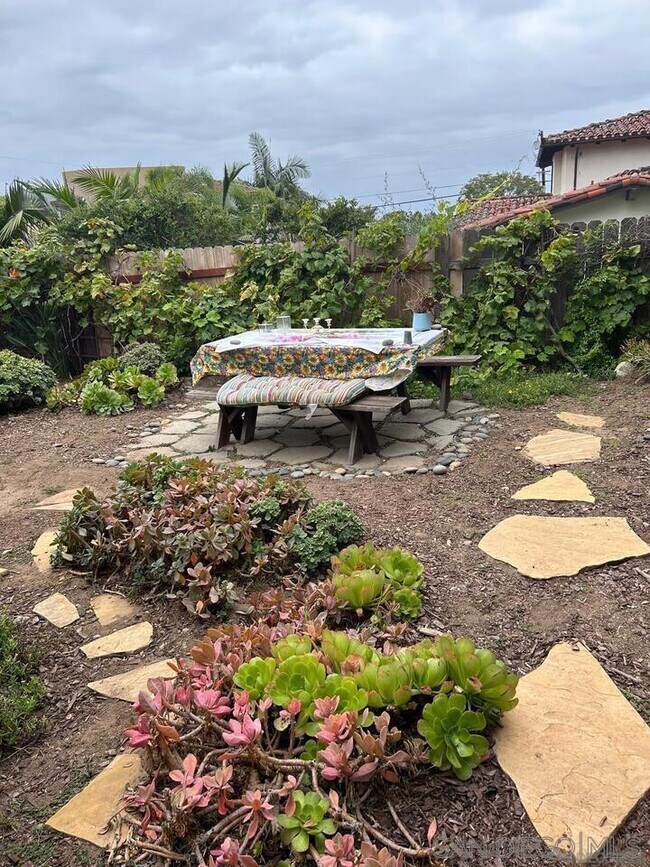 Foto del edificio - 533 Barbara Ave