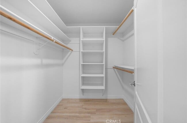 Foto del edificio - 1133 S Hoover St