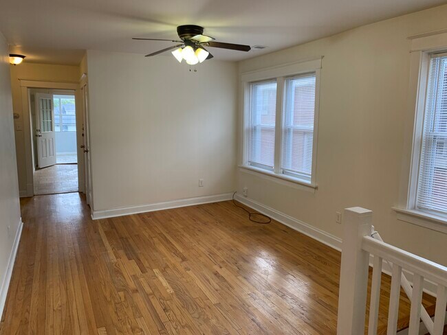 Building Photo - 4918 Holly Hills Ave