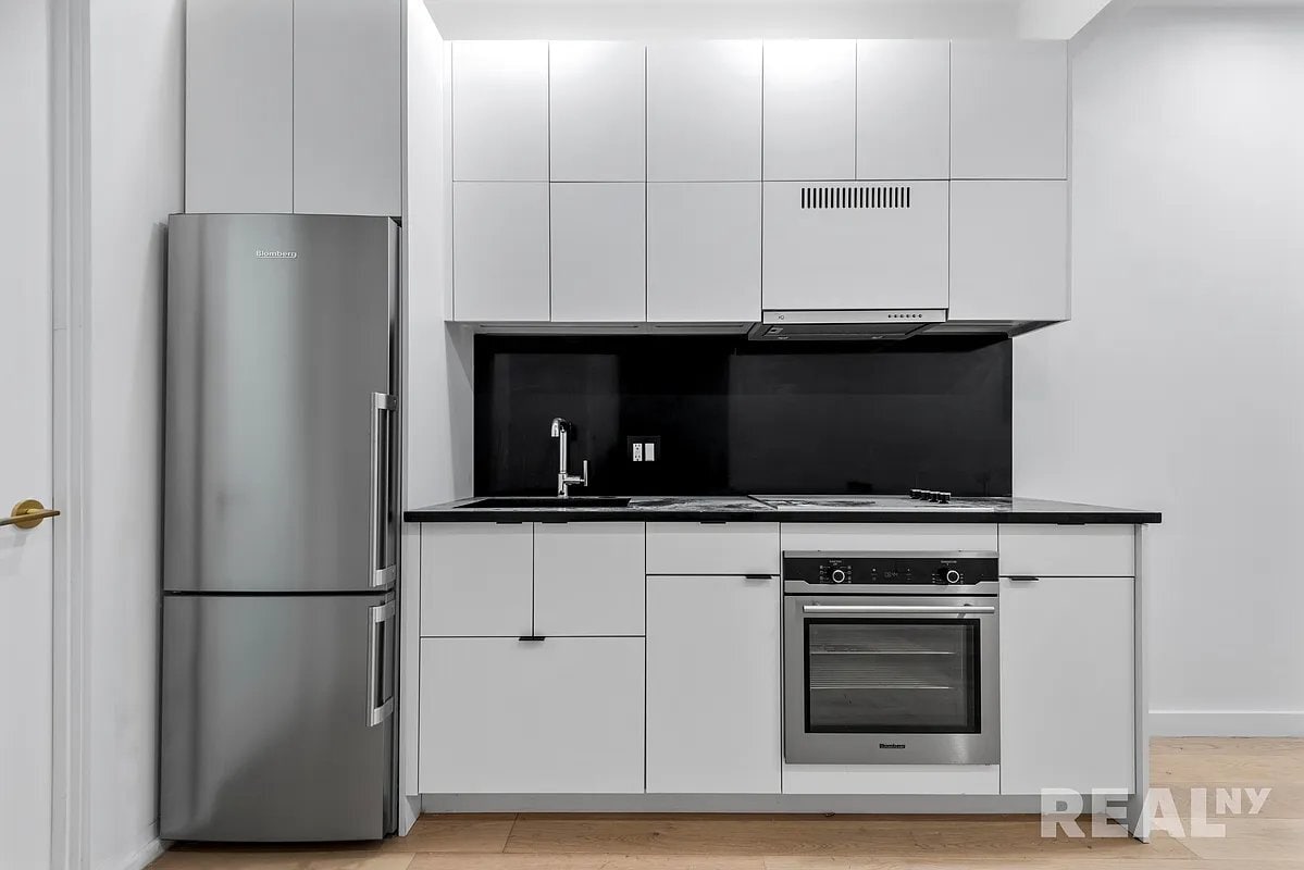 Primary Photo - 93 Hicks St