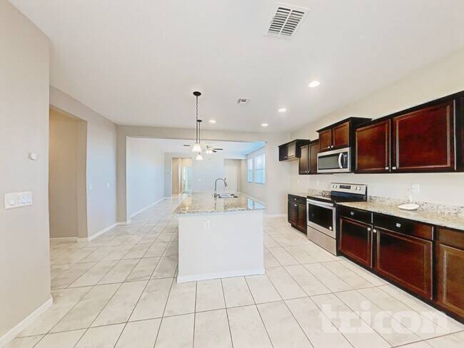 Building Photo - 2422 S 236th Dr