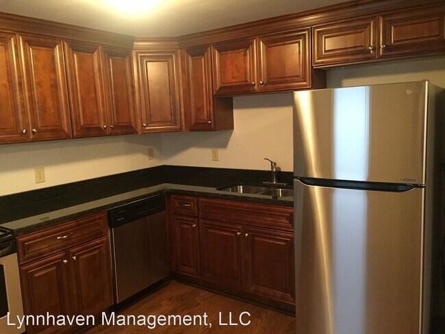 Foto del edificio - 1336 W 38th St