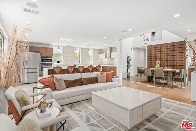 Building Photo - 2736 Armacost Ave