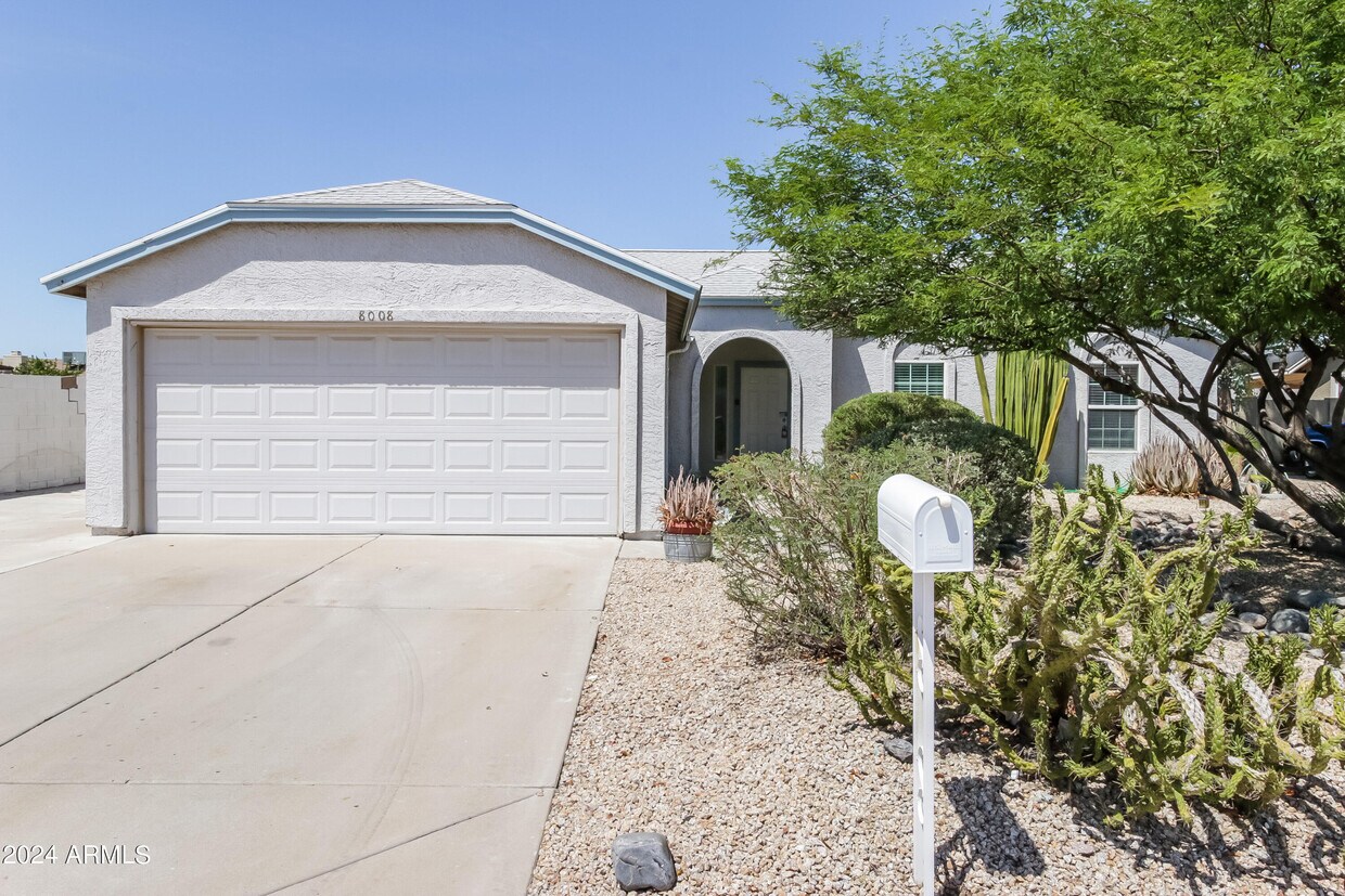 Foto principal - 8008 W Tuckey Ln