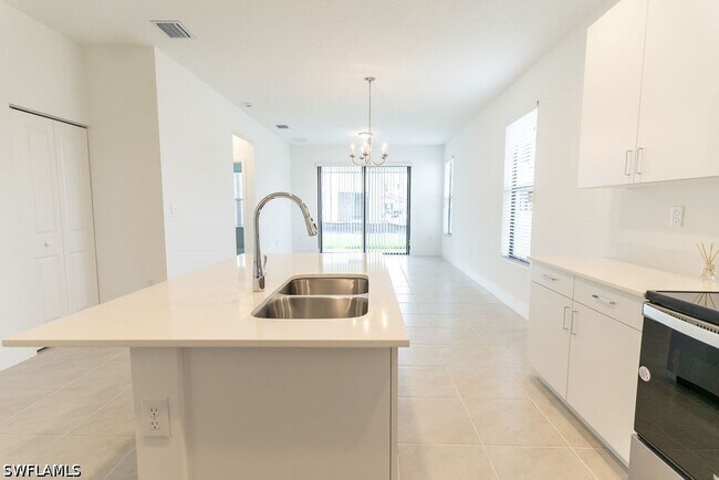 Foto del edificio - 5554 Cassidy Ln