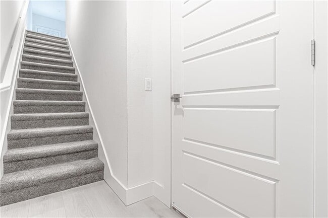 Building Photo - 2665 SW Livingston Square