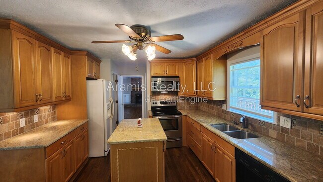 Foto del edificio - 829 Bradford Ct SW