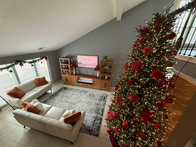 Foto del edificio - 12822 Skyknoll Ln