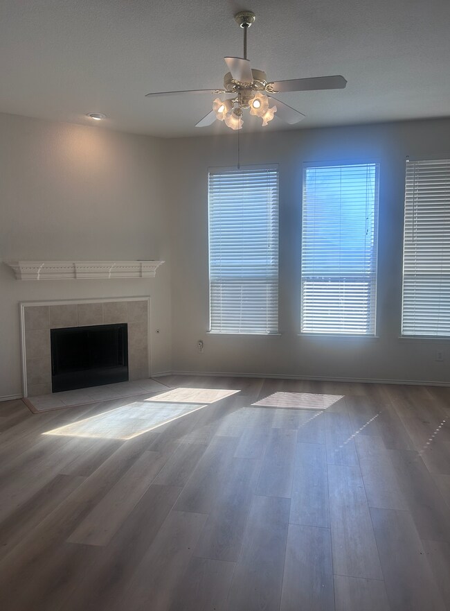 Photo - 4448 Waskom Dr House