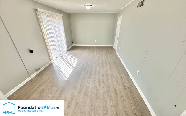 Foto del edificio - 590 Northaven Dr