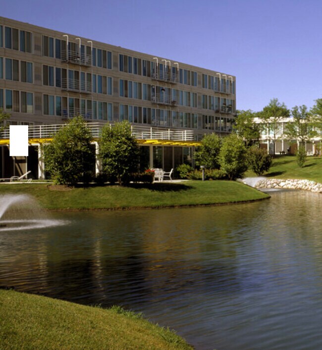 Foto del edificio - 2555 Gross Point Rd