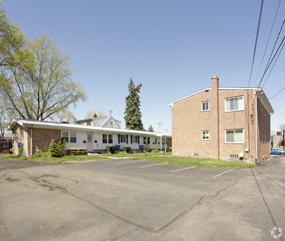 Primary Photo - 2415-2423 W 14 Mile Rd