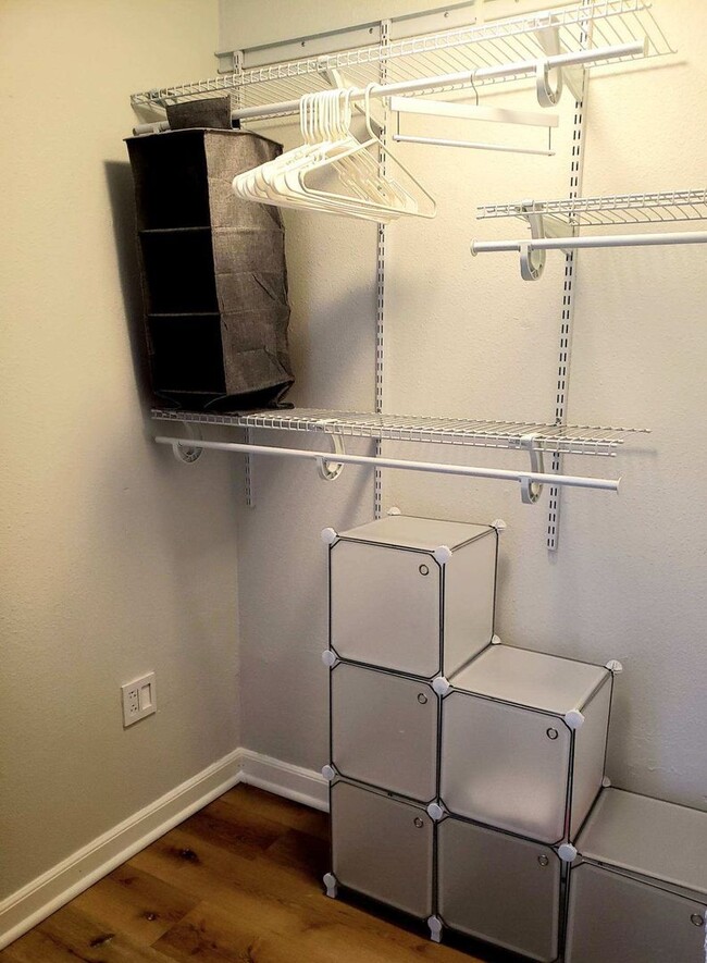 Building Photo - Private studio on a cul de sac- UTILITIES ...