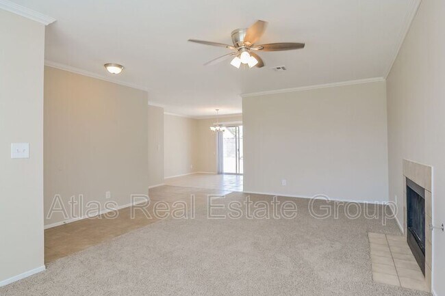 Foto del edificio - 135 Sterling Dr