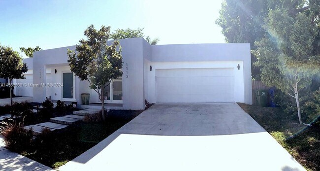 Building Photo - 1113 NW 2nd Ave