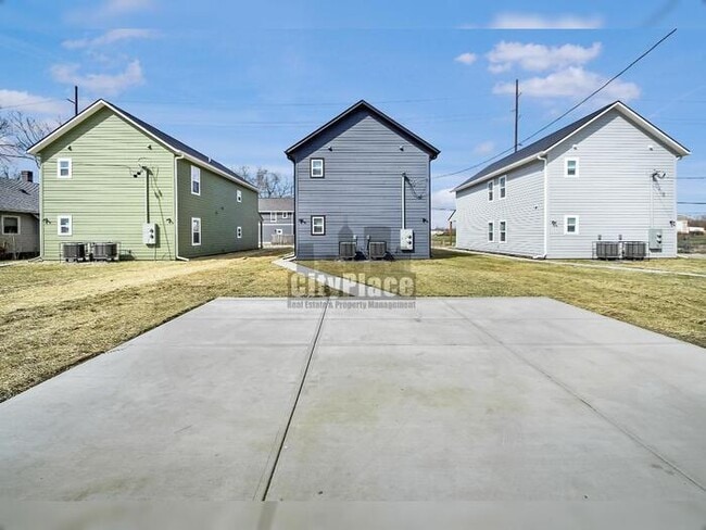 Photo - 1135 W 21st St House