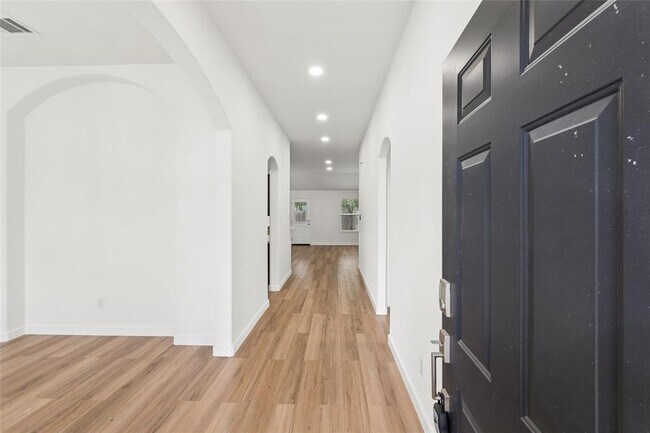Foto del edificio - 1506 Cosmos Way