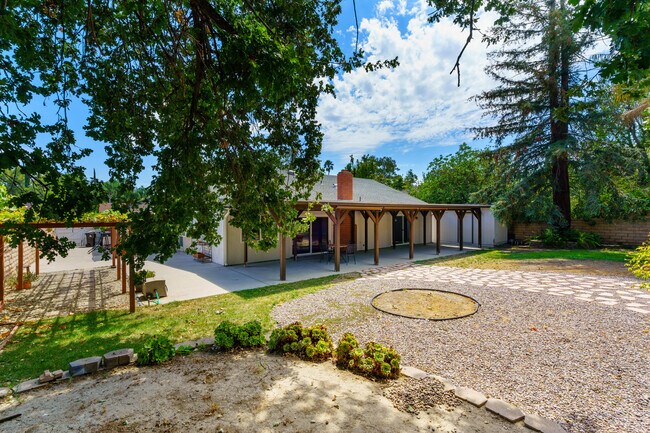 Foto del edificio - 7701 Maestro Ave