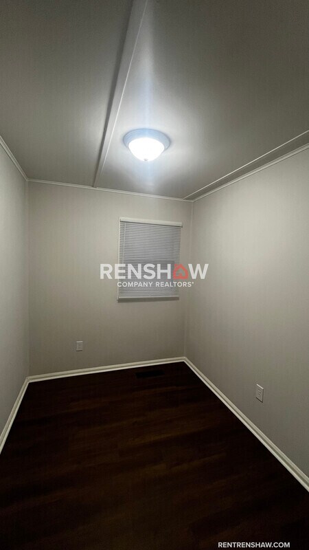 Foto del edificio - 451 Mineral Rd