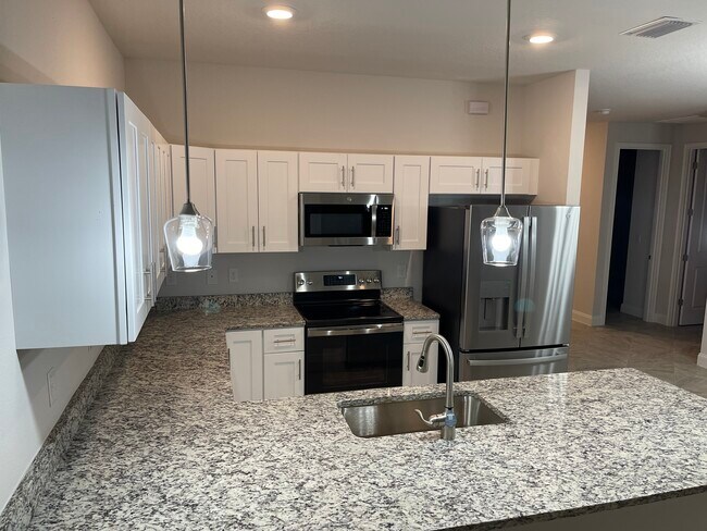 Building Photo - 24496 Zephyr Ct