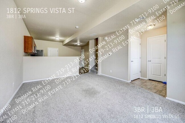 Foto del edificio - 1812 Springs Vista St