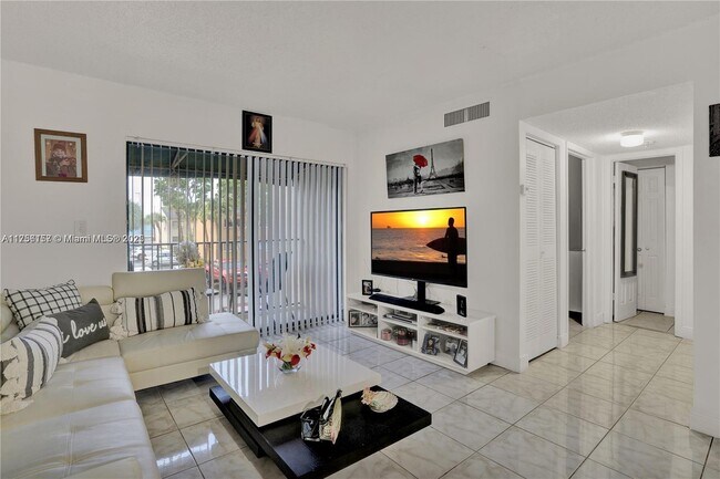 Foto del edificio - 7425 SW 152nd Ave
