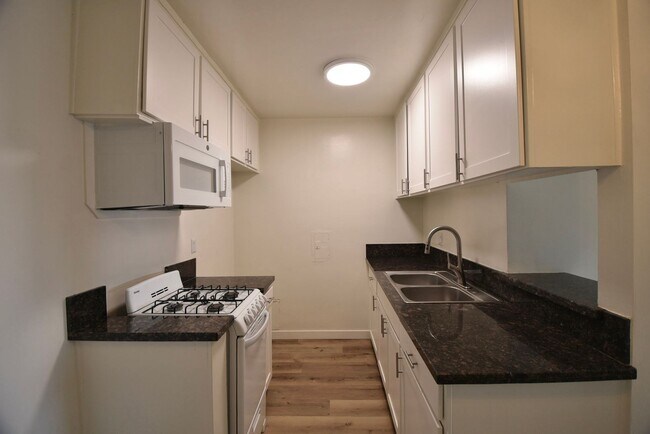 Building Photo - 12255