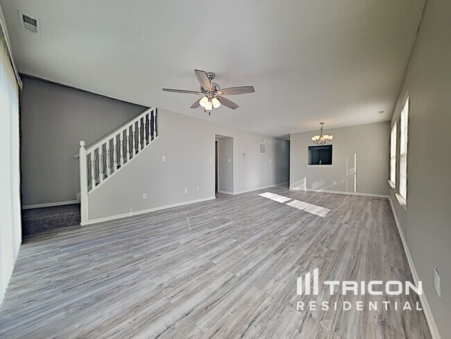 Foto del edificio - 2744 Lullwater Ln